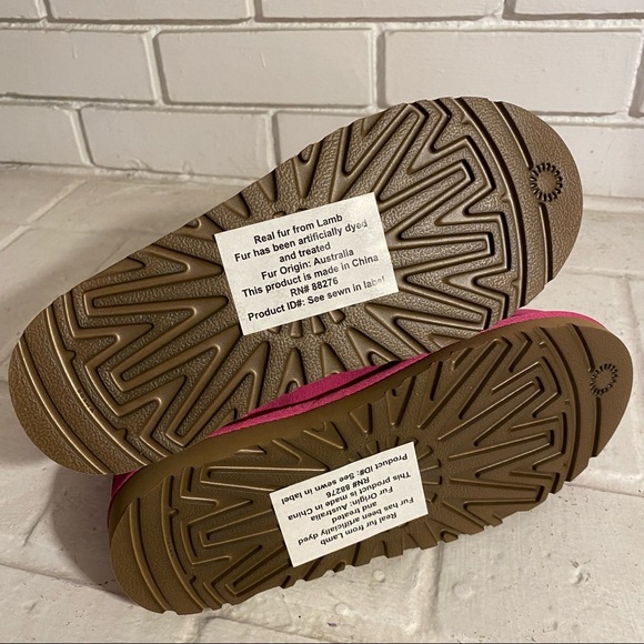 NEW Ugg Bailey Button Boot - HOT PINK - Size 5 - Picture 8 of 8